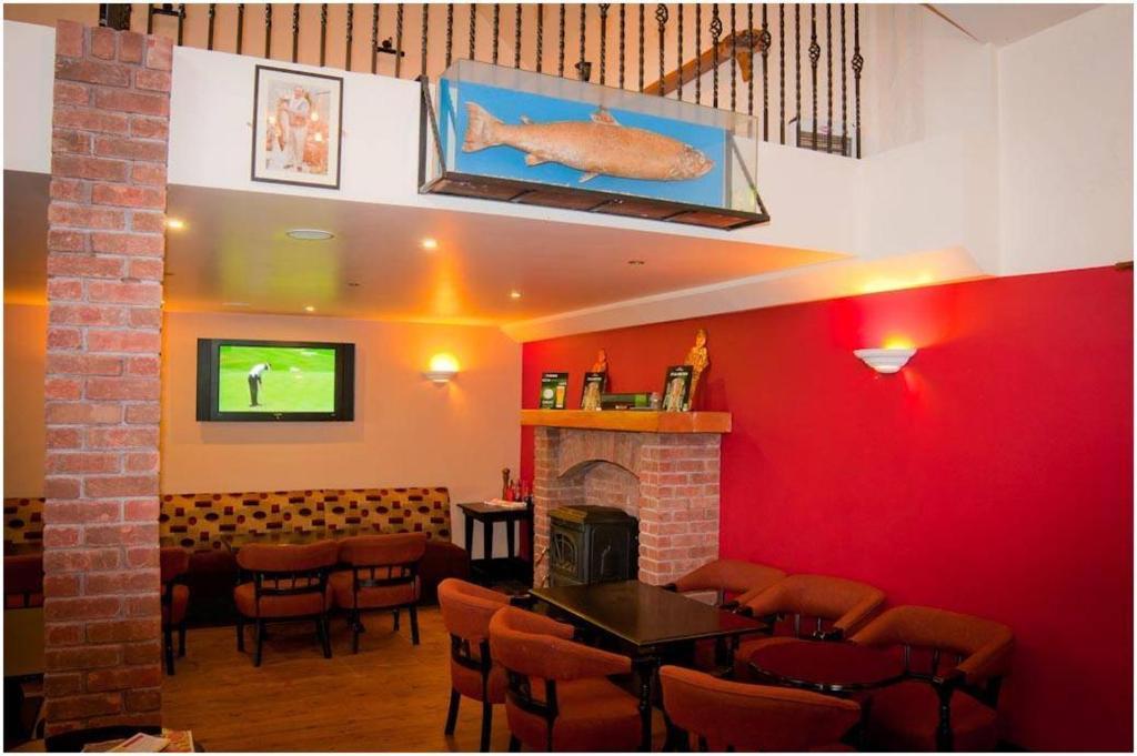 Hopper Inn Bar & Guest Accommodation Ballynaskreena Eksteriør bilde